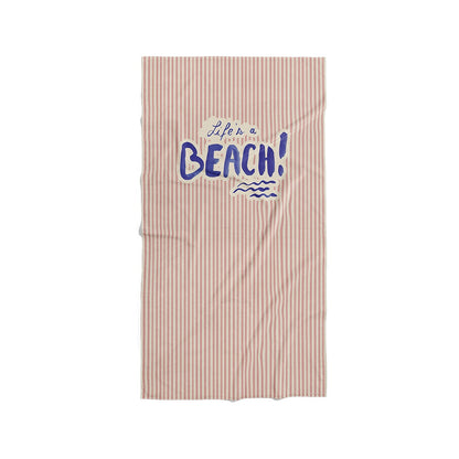 Serviette de plage à rayures roses et blanches avec le texte bleu Life's a Beach