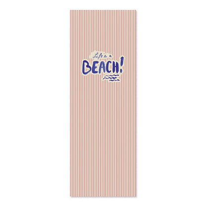 Transat à rayures roses et blanches avec le texte bleu Life's a Beach