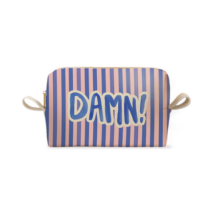 Trousse rayée bleue et rose avec l'inscription typographique DAMN!