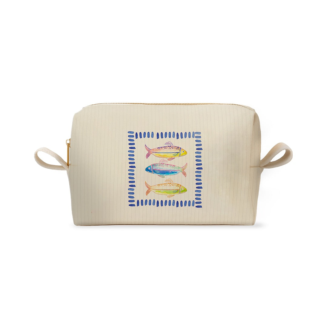 Trousse fond beige avec trois poissons colorés et un cadre en pointillés bleus